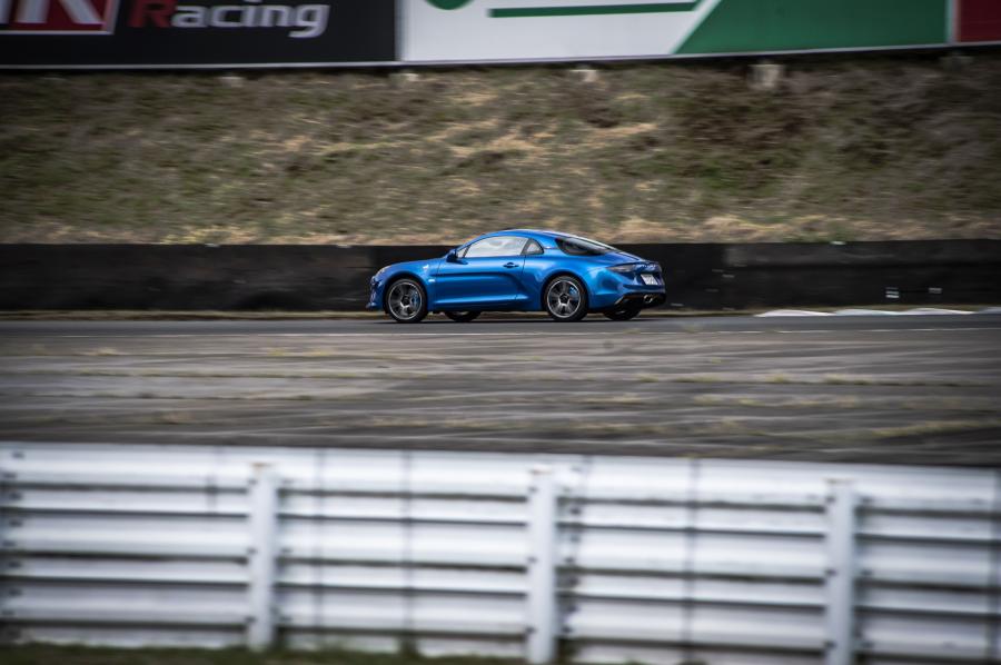  Alpine A110 2018 года  (JP) (фото 13 из 15)